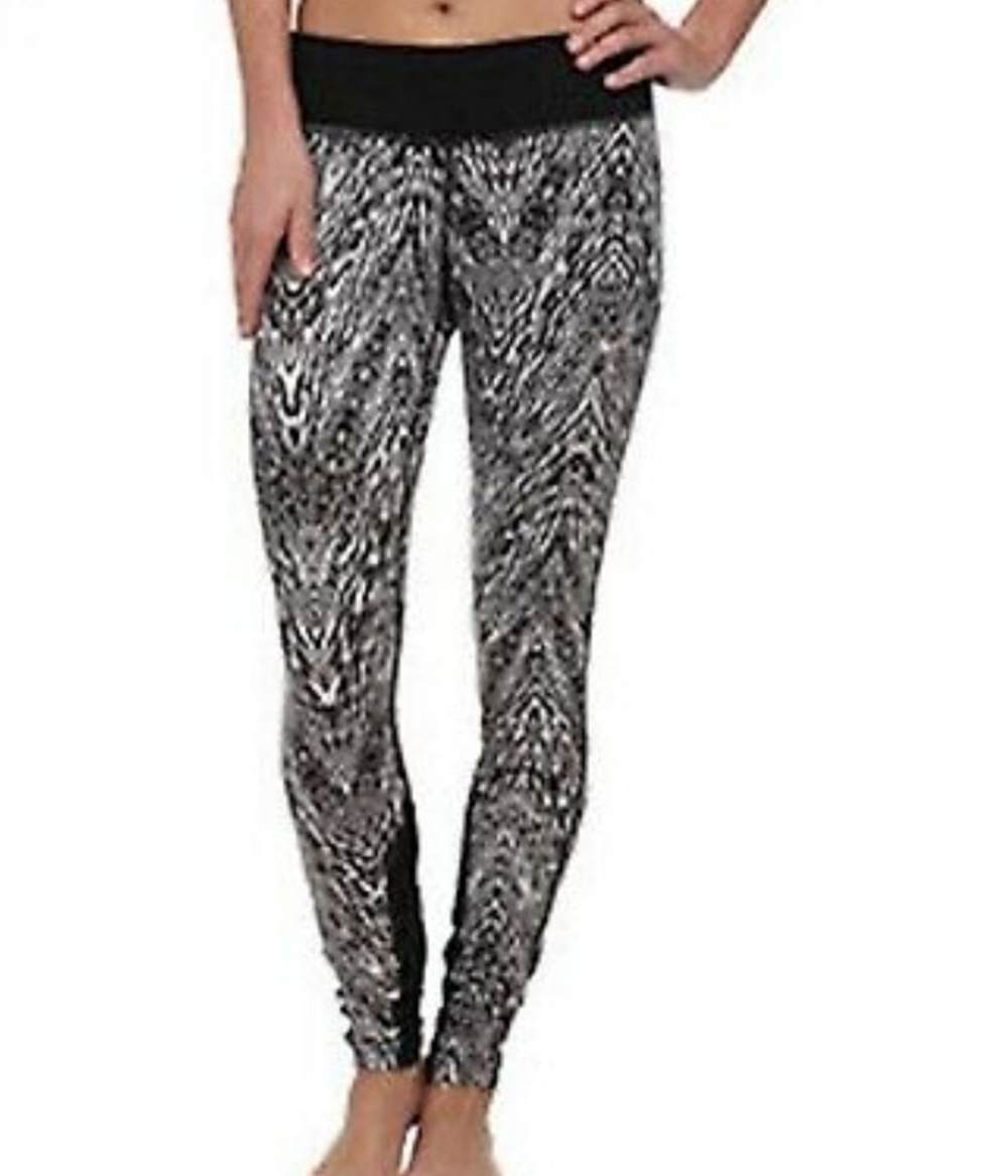 NIKE Dri Fit Running Leggings, Colors: Black and White, Size XS